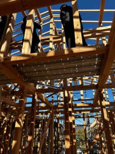 棟上げ式の様子